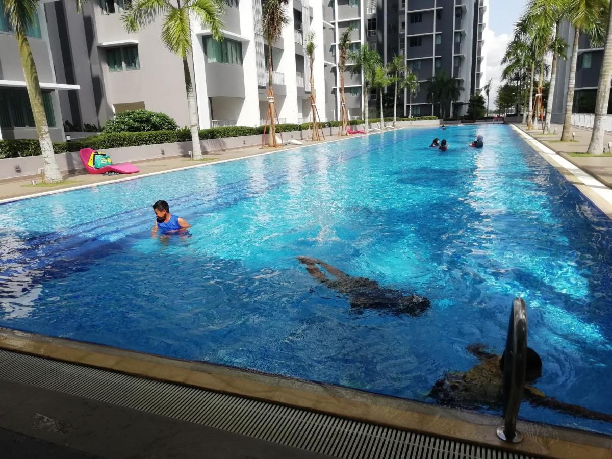 Fz Almyra Homestay Kajang Εξωτερικό φωτογραφία